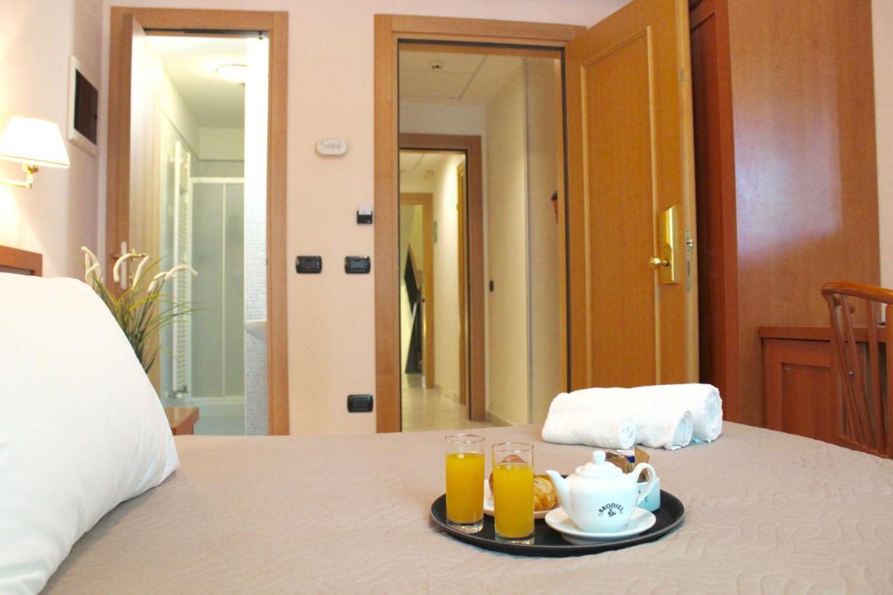 Depandance Hotel Jole Чезенатіко Екстер'єр фото